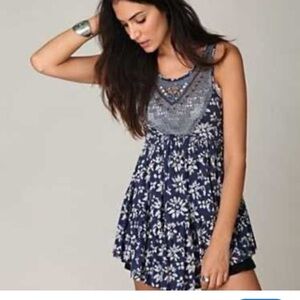 Free People Blue Tan Crochet Beaded Accents Floral Print Sleeveless Top …